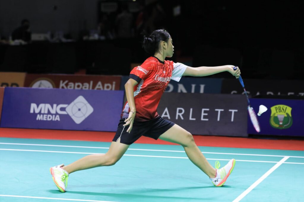 Svetlana Smirnova, aktrisa Jinsiy godak porno bilan jazolandi