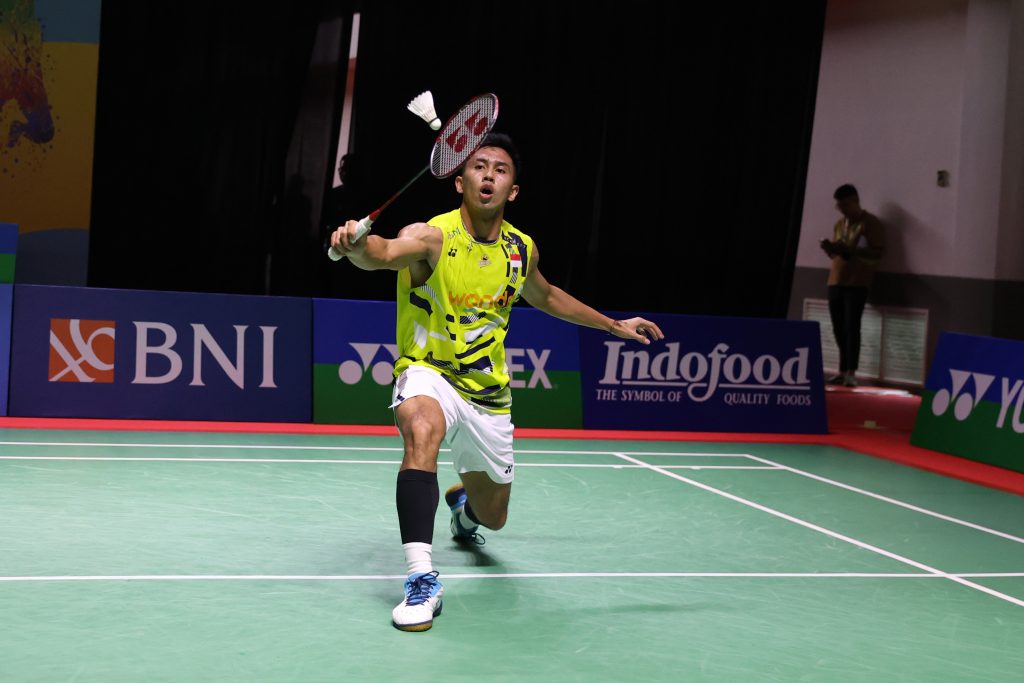 Hammomda bir olomon qizlar